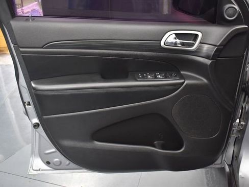 Used 2020 Jeep Grand Cherokee Laredo image 10