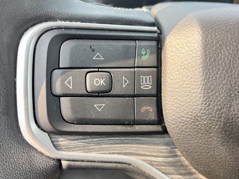 Used 2024 Jeep Wagoneer Series II w/ Flexible Seating Group RWD image 10