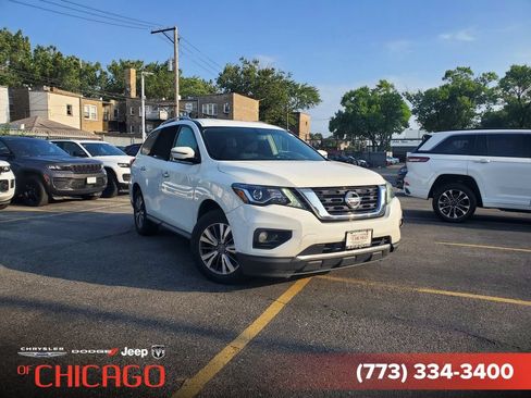 Used 2019 Nissan Pathfinder SV AWD/4WD image 1