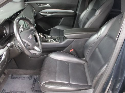 Used 2020 Cadillac XT4 Premium Luxury image 5