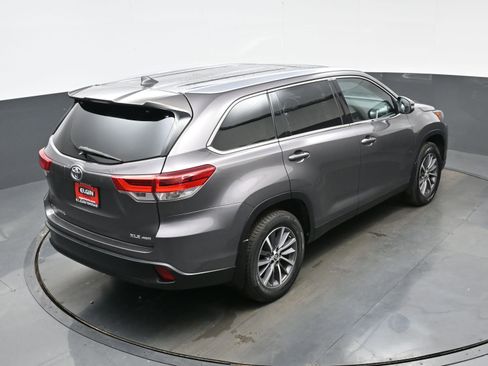 Used 2019 Toyota Highlander XLE image 42