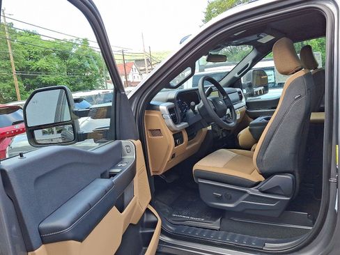 New 2025 Ford F250 XLT w/ FX4 Off-Road Package image 8