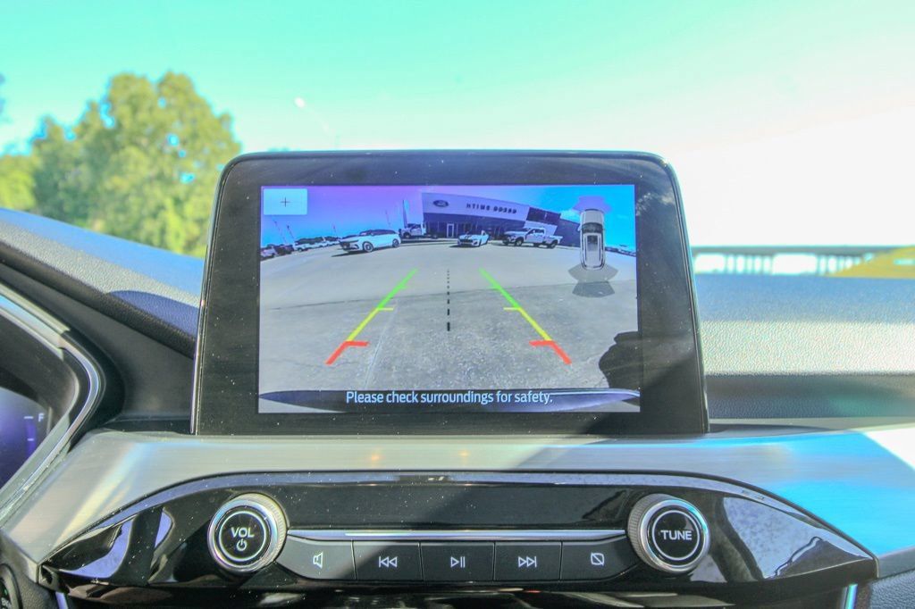 Used 2022 Ford Escape Titanium w/ Class II Trailer Tow Package AWD/4WD image 26