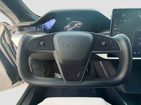 Used 2022 Tesla Model S Plaid image 38