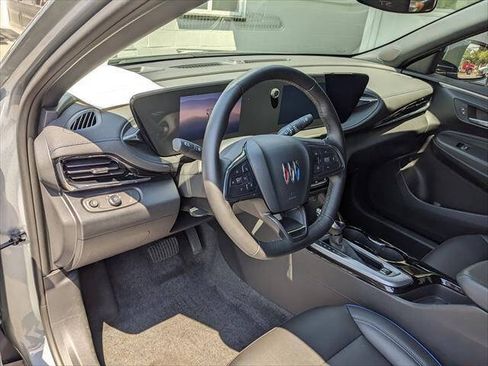 Used 2025 Buick Envista Sport Touring w/ Convenience I Package FWD image 10