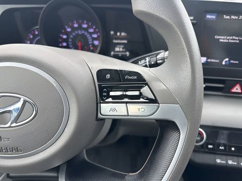 Used 2023 Hyundai Elantra SEL image 14