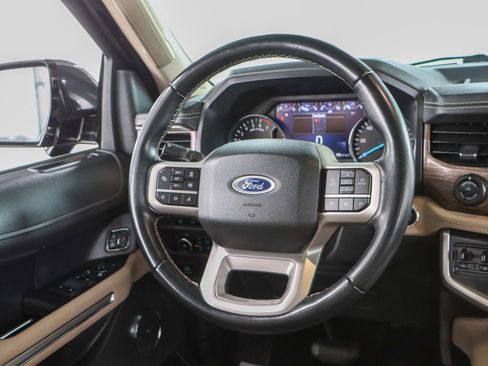 Used 2023 Ford Expedition Limited image 13