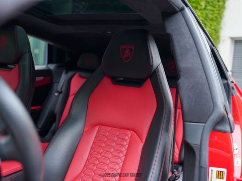 Used 2019 Lamborghini Urus image 40