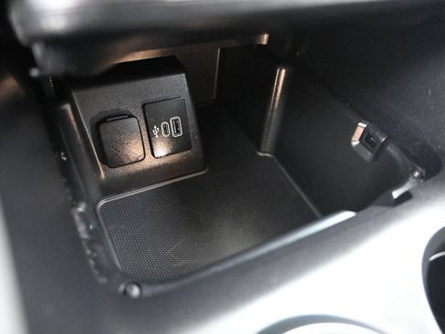Used 2025 Ford Explorer Active RWD image 18