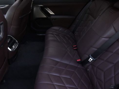 Used 2023 BMW 740i RWD image 32