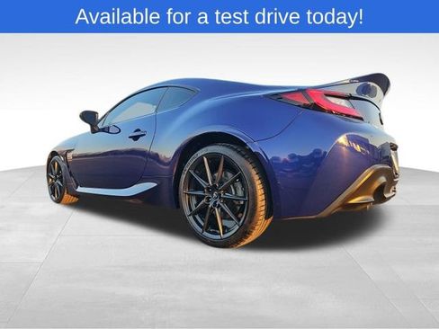 Used 2023 Toyota GR86 Premium image 3