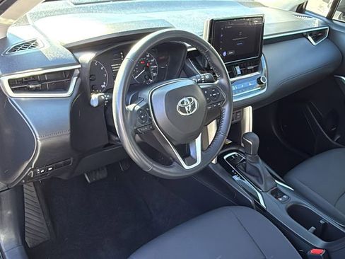 Used 2023 Toyota Corolla Cross LE image 10