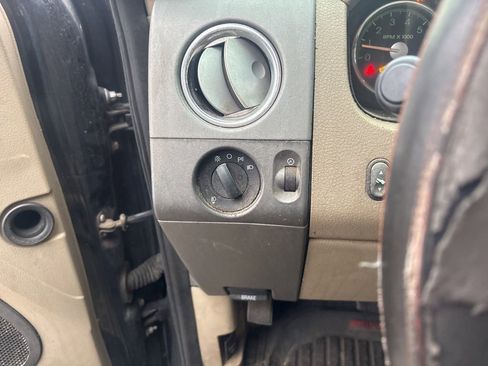 Used 2006 Lincoln Mark LT 2WD image 15