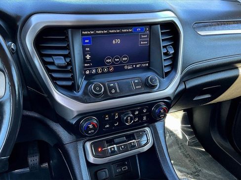 Used 2022 GMC Acadia Denali w/ Denali Technology Package image 10