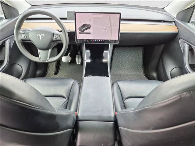 Used 2021 Tesla Model Y Long Range AWD/4WD image 18