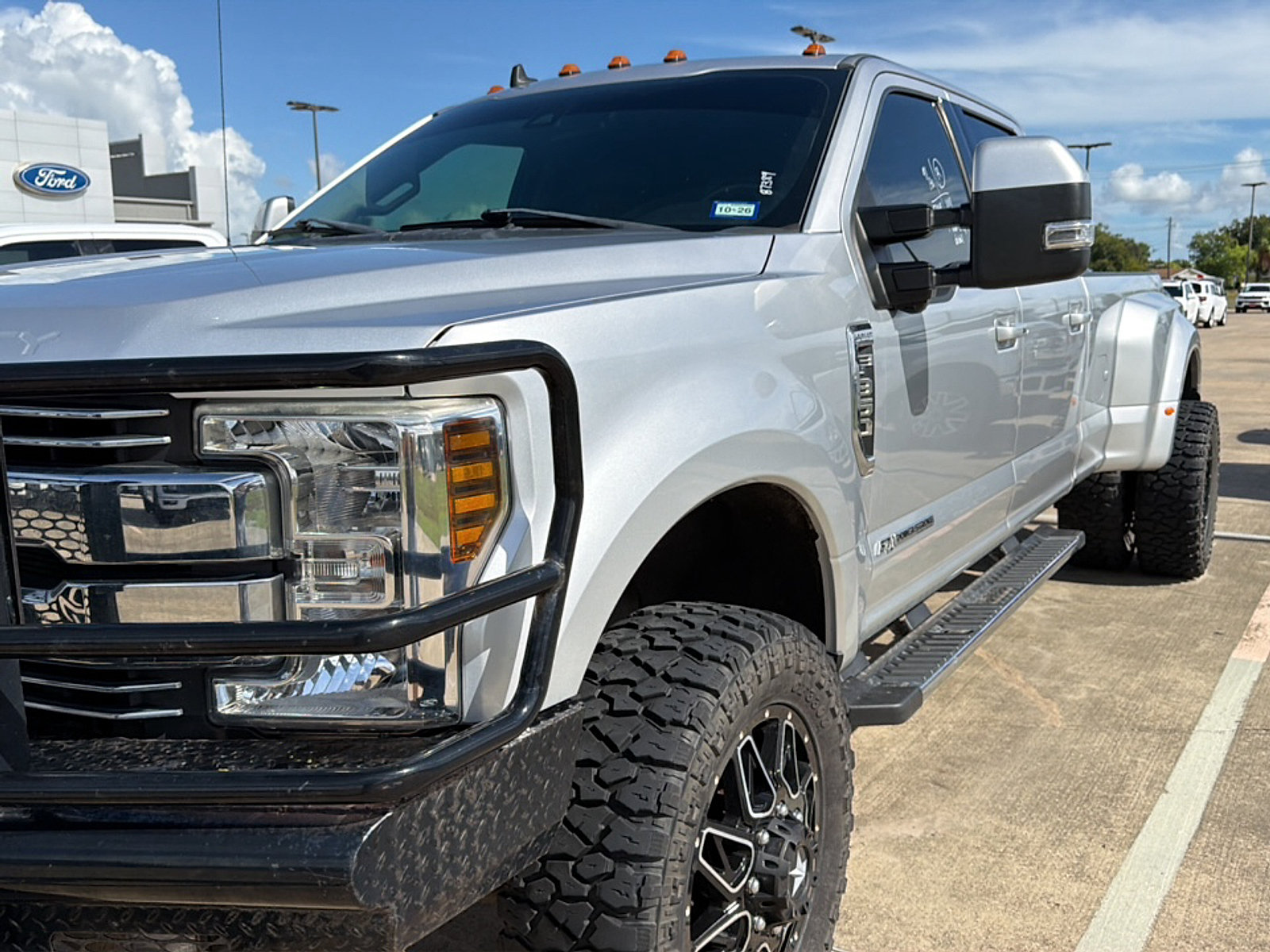 Used 2019 Ford F350 Lariat w/ Lariat Ultimate Package AWD/4WD image 3