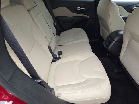 Used 2015 Jeep Cherokee Latitude AWD/4WD image 6