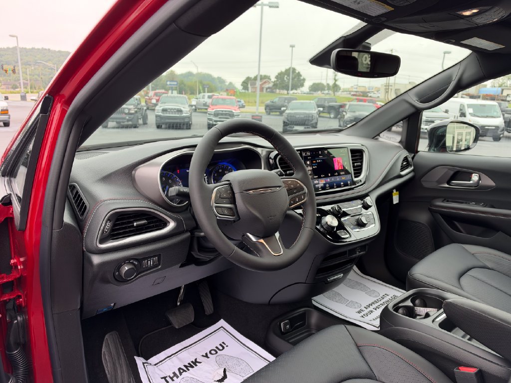 New 2027 Chrysler Pacifica Select FWD image 11
