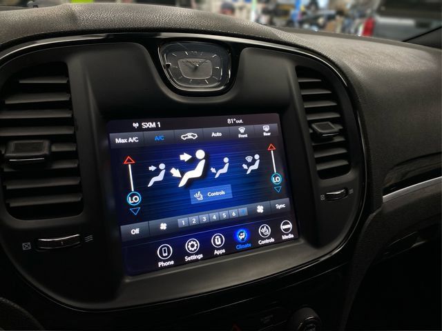 Used 2020 Chrysler 300 S AWD/4WD image 29
