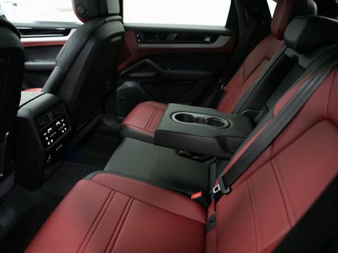 New 2026 Porsche Cayenne E-Hybrid image 31