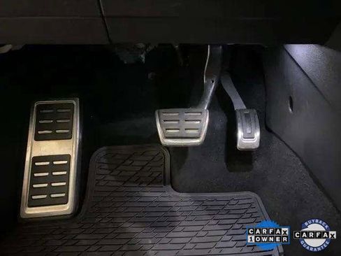 Used 2024 Volkswagen Tiguan SEL R-Line image 36