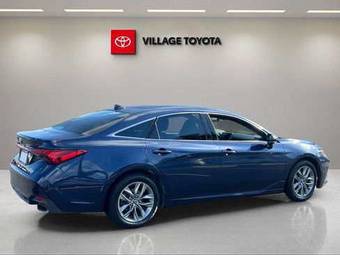 Certified 2019 Toyota Avalon XLE FWD image 5