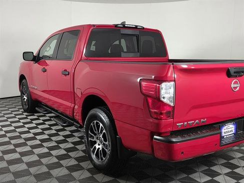 Used 2024 Nissan Titan SV w/ SV Convenience Package image 6