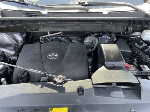 Used 2019 Toyota Highlander Limited Platinum AWD/4WD image 16