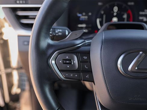 Used 2024 Lexus GX 550 image 17