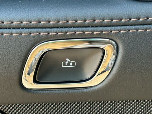 New 2025 Lincoln Aviator AWD w/ Equipment Group 101A image 13