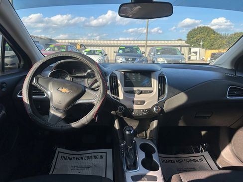 Used 2016 Chevrolet Cruze LS image 8