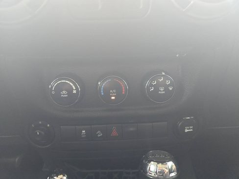 Used 2014 Jeep Wrangler Sport w/ Quick Order Package 24S AWD/4WD image 31