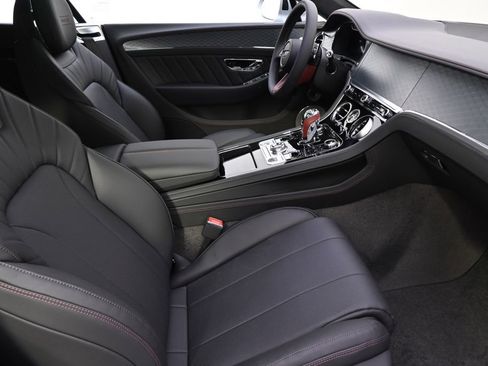 Used 2024 Bentley Continental GT image 16