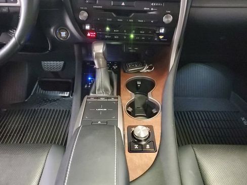 Used 2022 Lexus RX 350L Premium w/ Premium Package AWD/4WD image 29