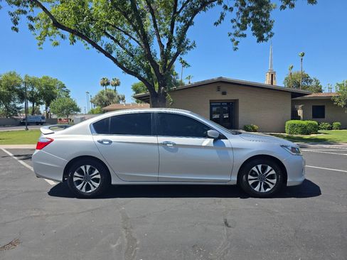 Used 2013 Honda Accord LX image 3