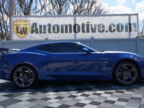 Used 2020 Chevrolet Camaro SS RWD image 4
