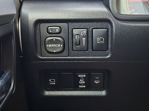 Used 2022 Toyota 4Runner Limited AWD/4WD image 23