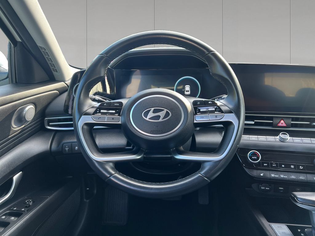 Used 2024 Hyundai Elantra Limited FWD image 13