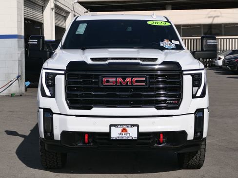 Used 2024 GMC Sierra 2500 AT4 w/ AT4 Preferred Package image 8