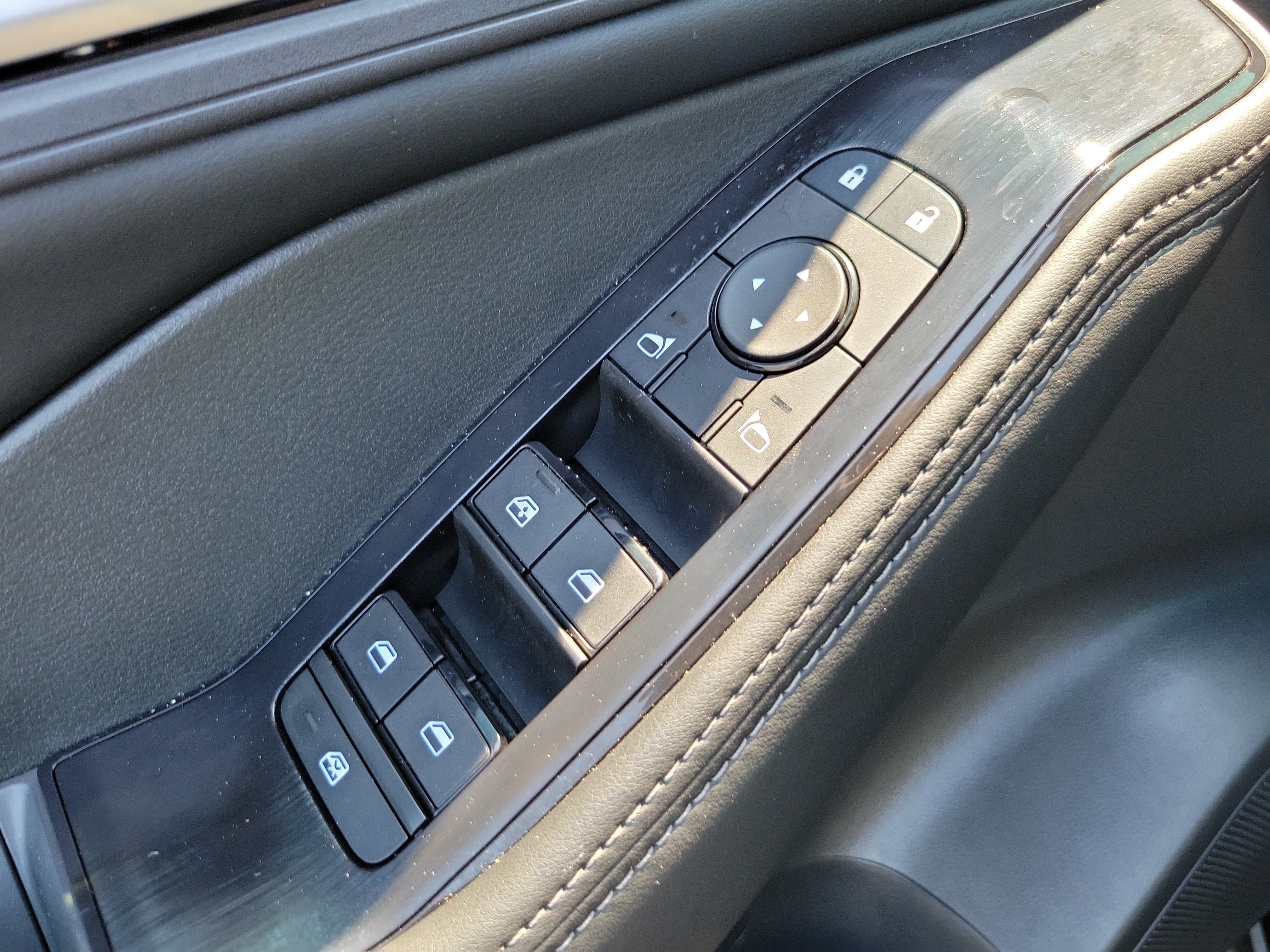 Used 2026 Nissan Rogue SV FWD image 15