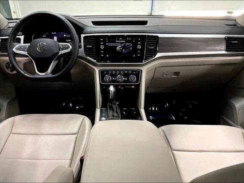 Used 2023 Volkswagen Atlas SE w/ Panoramic Sunroof Package image 18