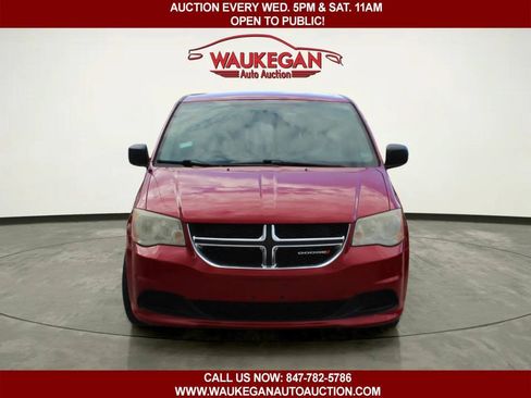 Used 2013 Dodge Grand Caravan SE FWD image 2