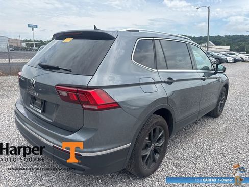 Used 2024 Volkswagen Tiguan SE w/ Panoramic Sunroof Package FWD image 5
