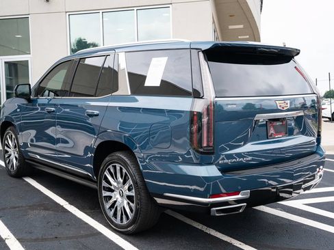 Used 2025 Cadillac Escalade Premium Luxury Platinum AWD/4WD image 16