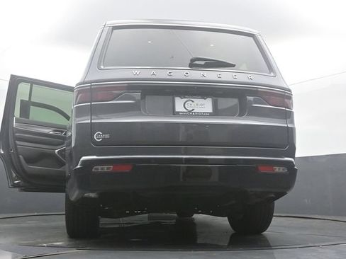 Used 2025 Jeep Wagoneer 4WD image 60