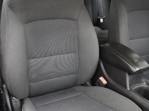 Used 2017 Chevrolet Cruze LT w/ Convenience Package FWD image 9