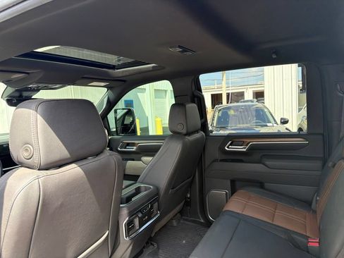 Used 2025 Chevrolet Silverado 2500 High Country w/ High Country Premium Package AWD/4WD image 19