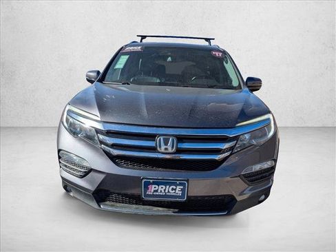 Used 2017 Honda Pilot Touring image 2