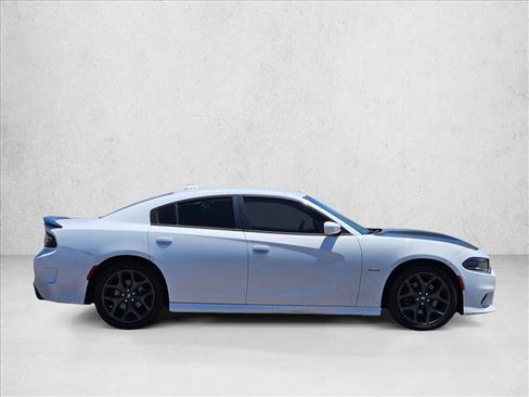 Used 2019 Dodge Charger R/T RWD image 4