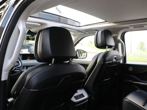 Used 2025 Lincoln Navigator Reserve AWD/4WD image 16
